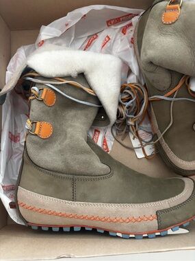 Women’s Olive Suede Lace-Up Winter Boots with Shearling Trim